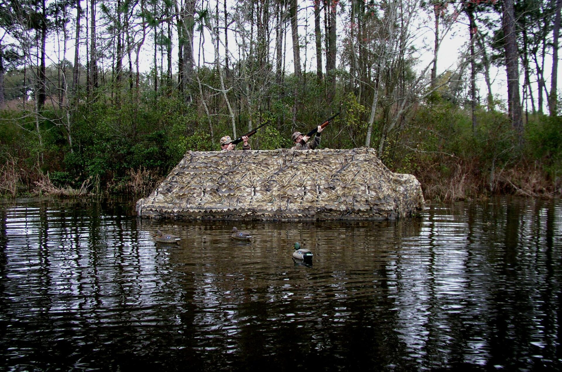 Easy-Up Duck Boat Blind installed on a duck boat