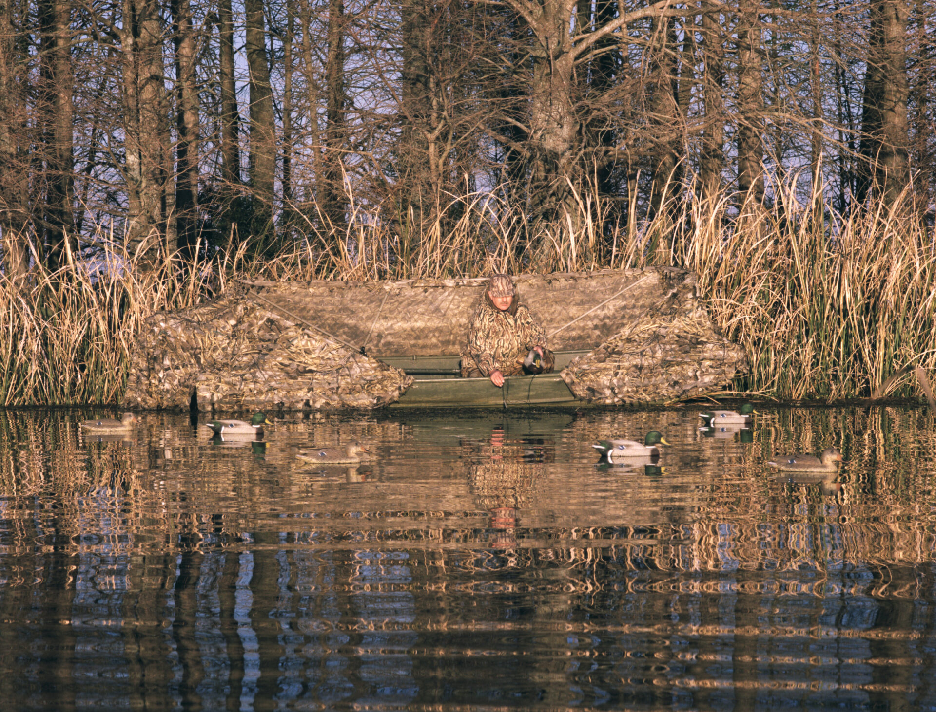 Easy-Up Duck Boat Blind installed on a duck boat